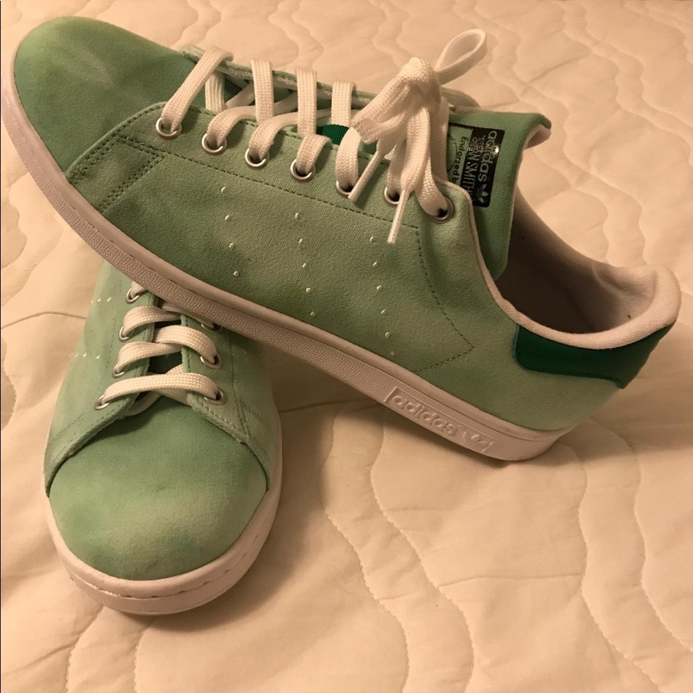 Pharrell Williams Adidas Men’s Sneaker Size 10